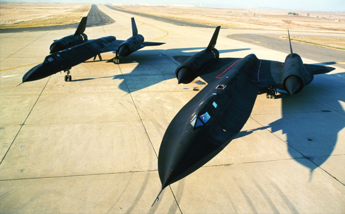 飛行速度超過導(dǎo)彈的飛機(jī)—SR-71黑鳥偵察機(jī)！